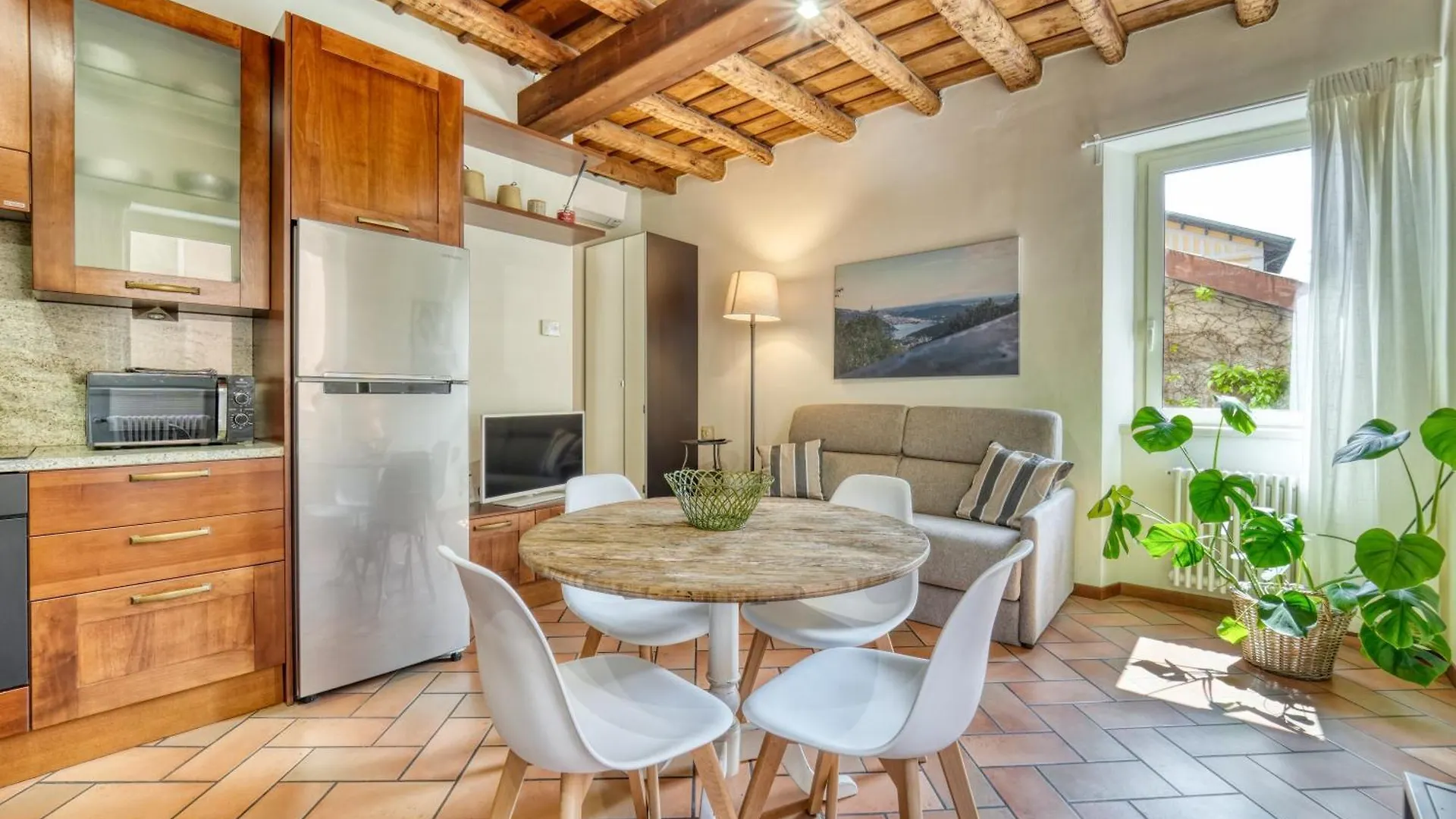 Casa Di Milo Lägenhet Cernobbio 0*,